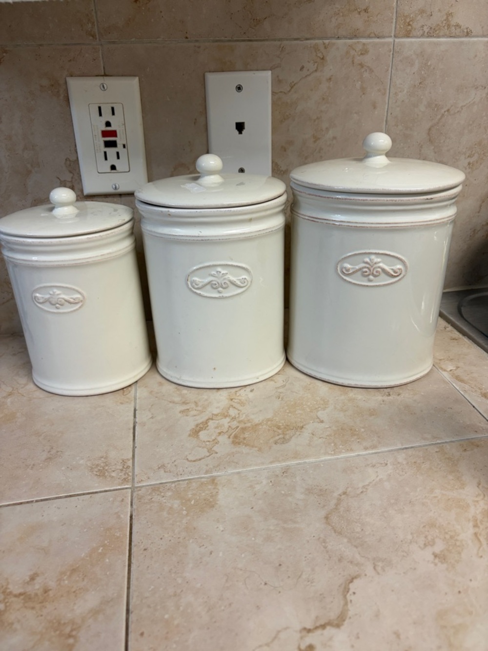 Cream Ceramic 3-Piece Kitchen Canister Set with Lid Knobs